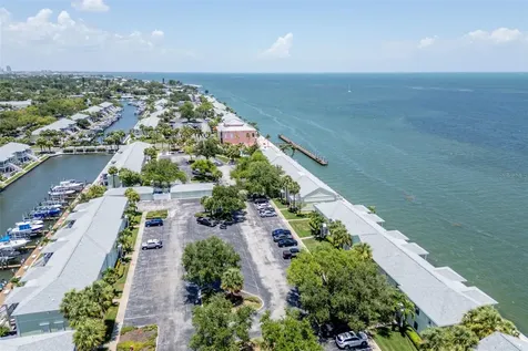 5118 Coquina Key Drive SE St Petersburg FL 33705