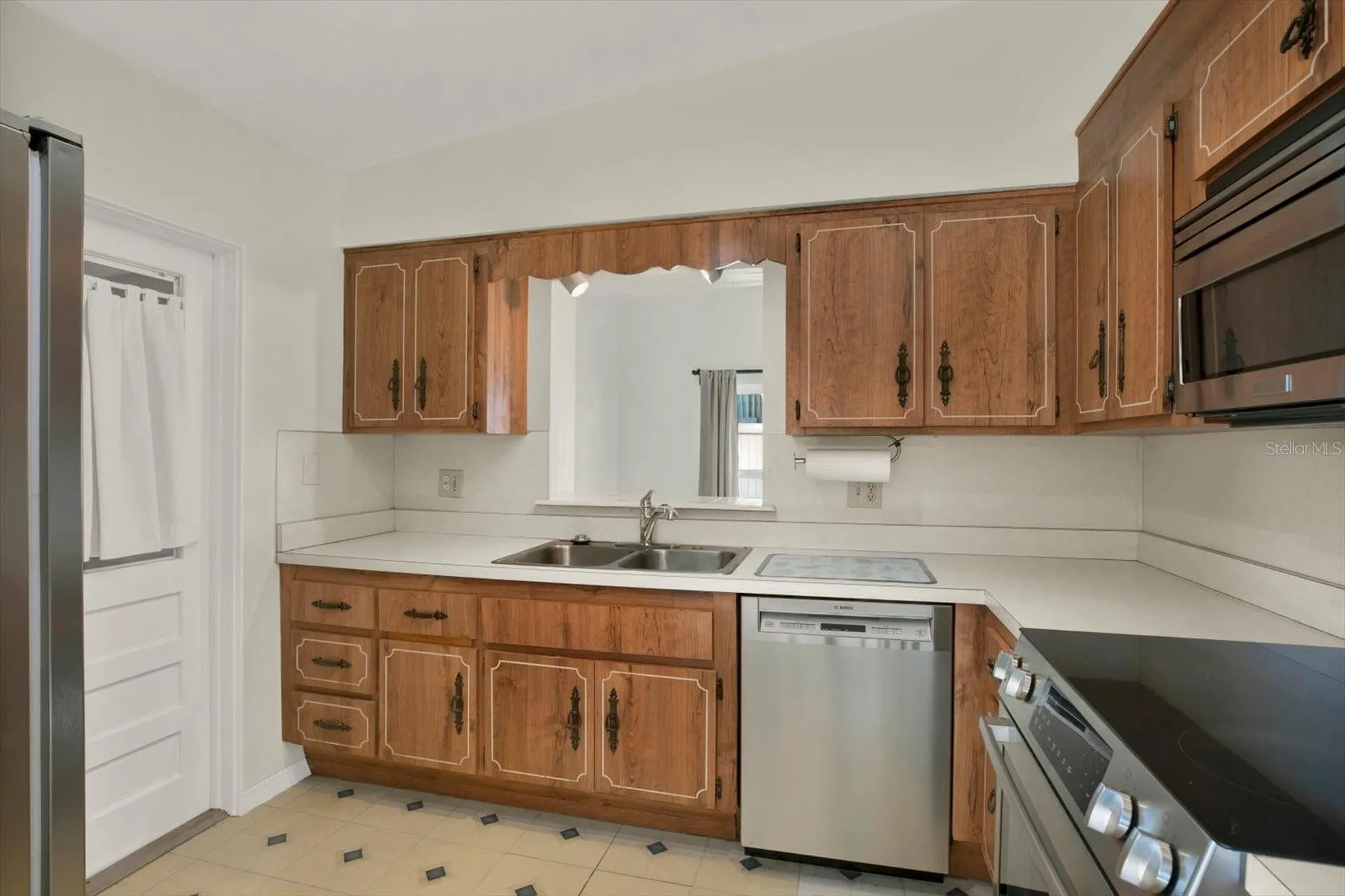 4496 13th Lane NE St Petersburg FL 33703