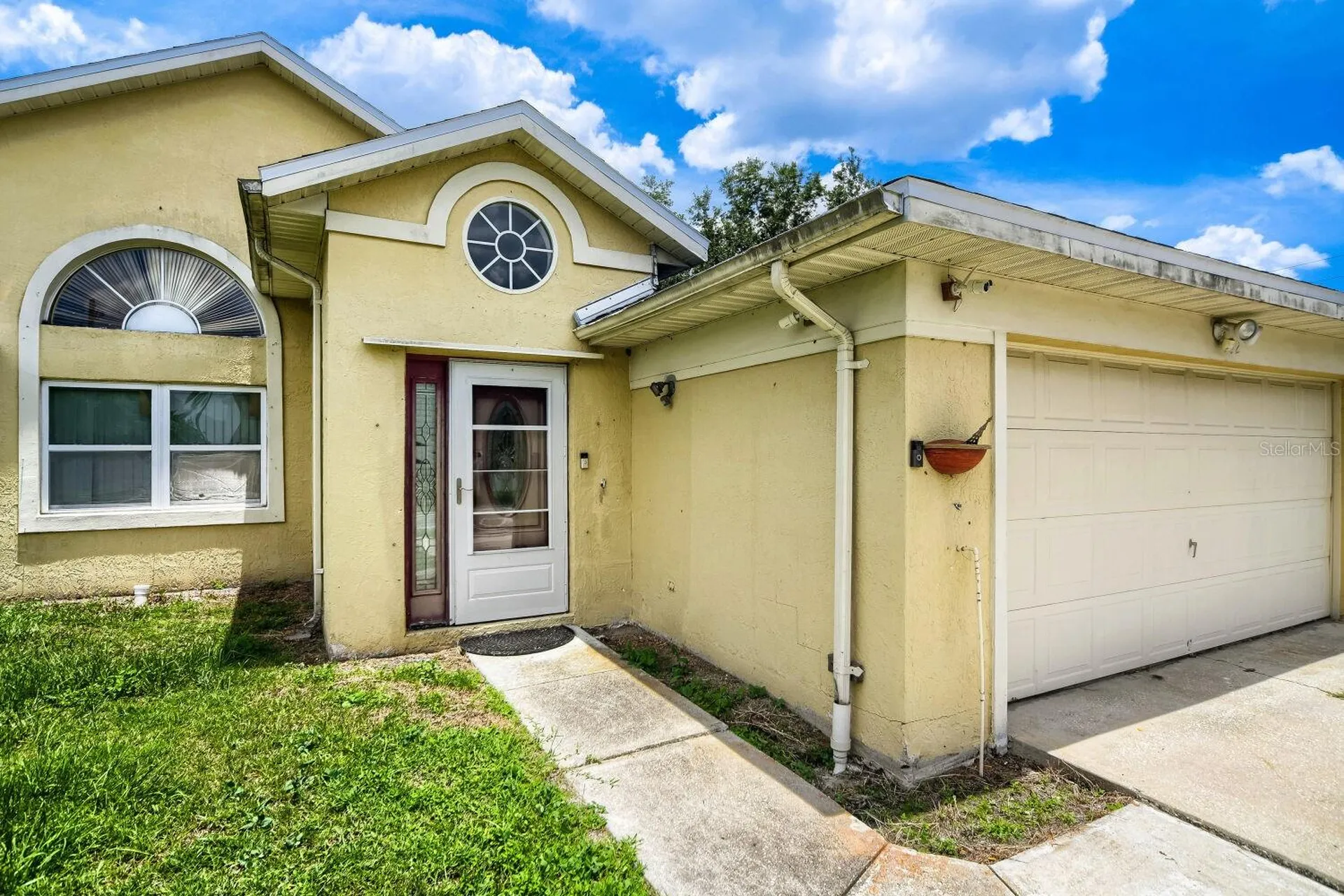 102 Carlisle Court Kissimmee FL 34758
