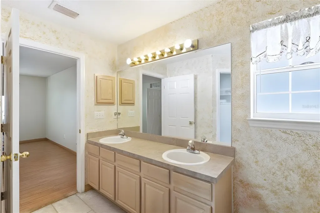 964 Fort Smith Boulevard Deltona FL 32738