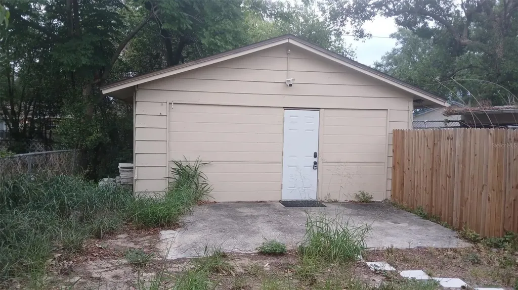 5607 Chet Drive Orlando FL 32818