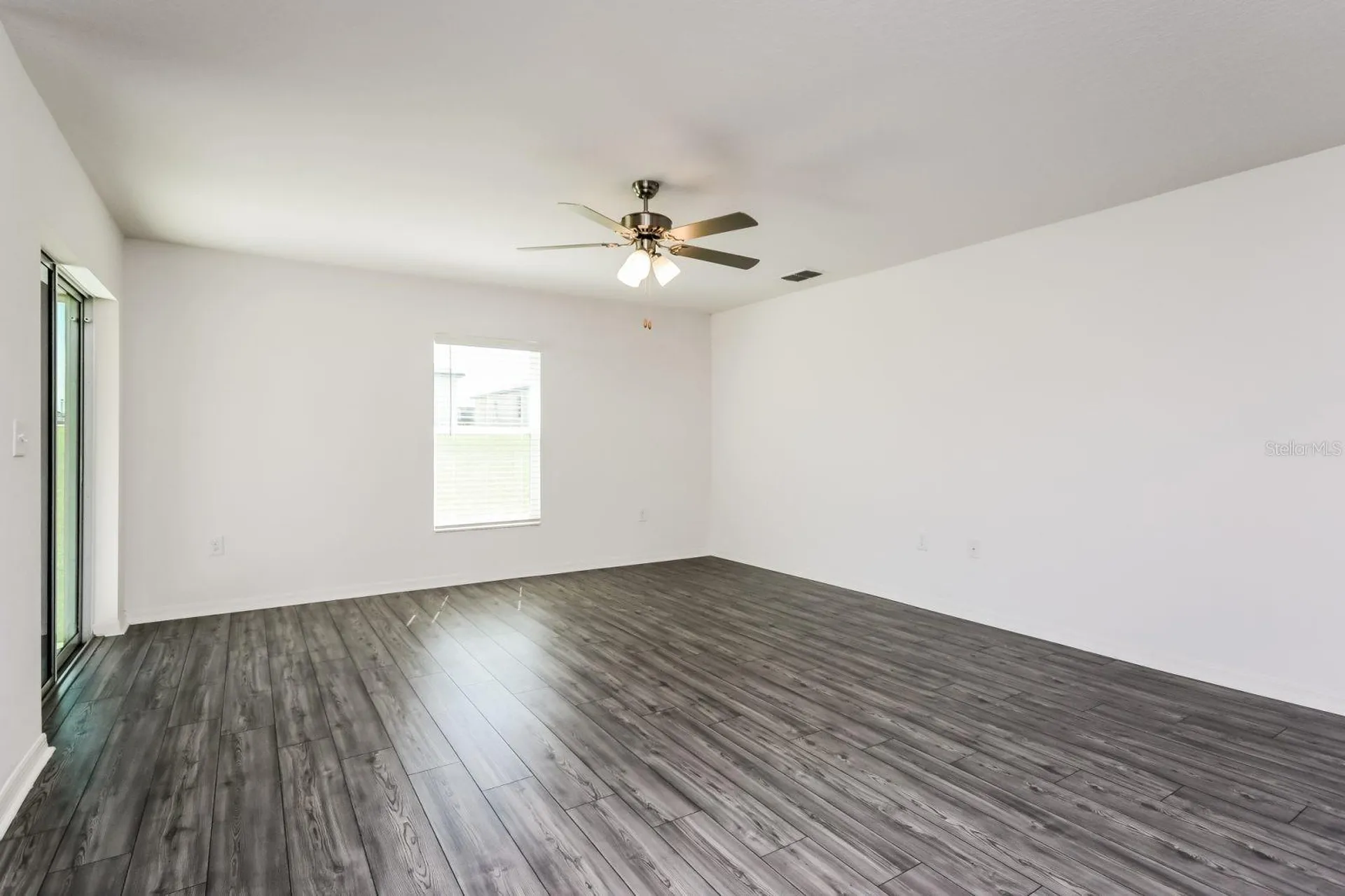 1635 Swan Lake Circle Dundee FL 33838