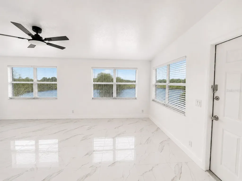 907 Valentina Drive Dundee FL 33838