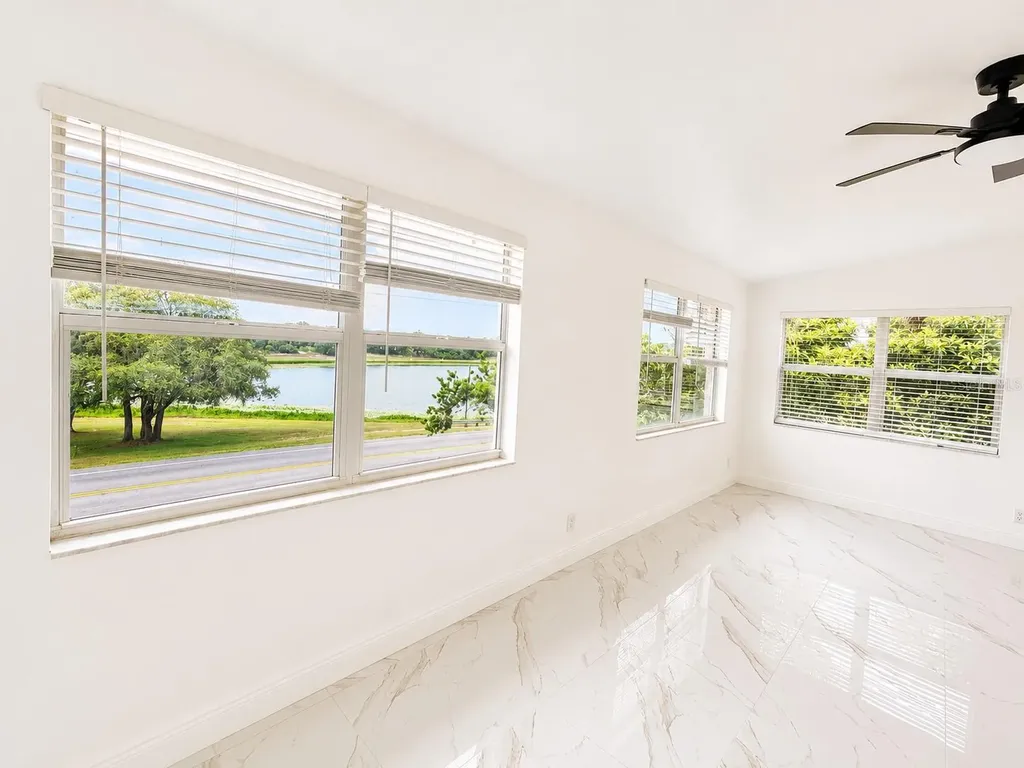 907 Valentina Drive Dundee FL 33838