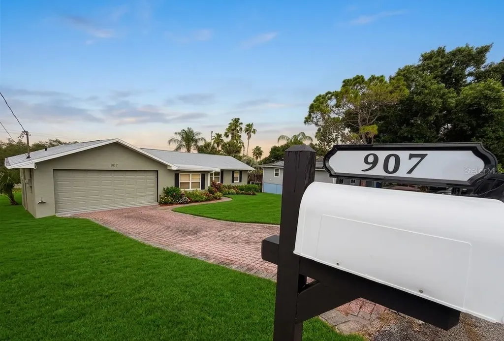 907 Valentina Drive Dundee FL 33838