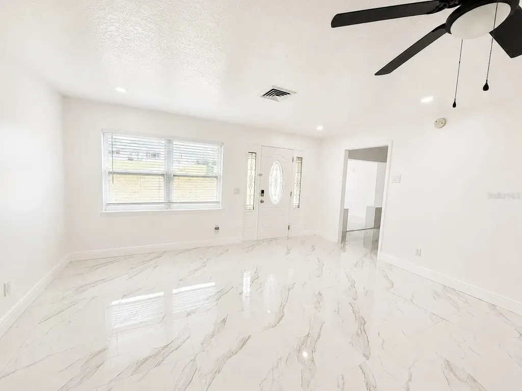 907 Valentina Drive Dundee FL 33838