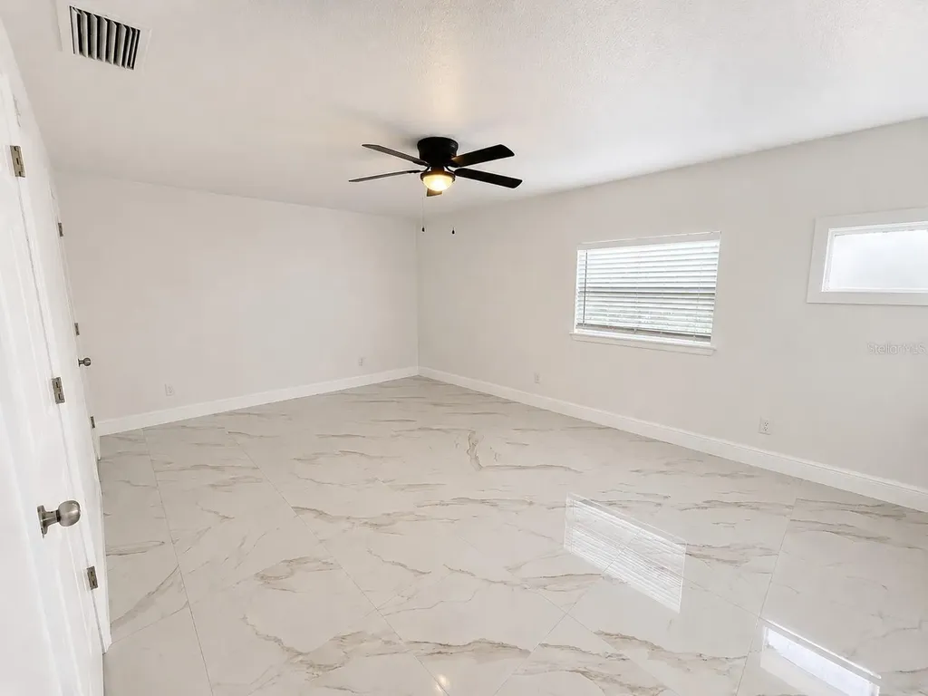 907 Valentina Drive Dundee FL 33838