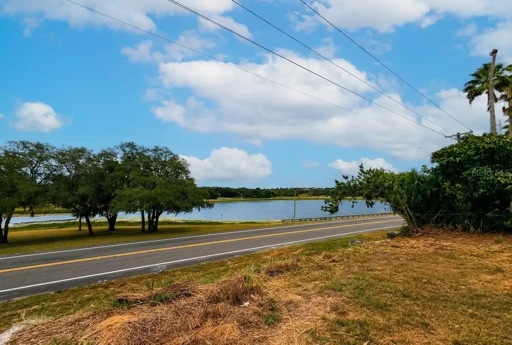 907 Valentina Drive Dundee FL 33838
