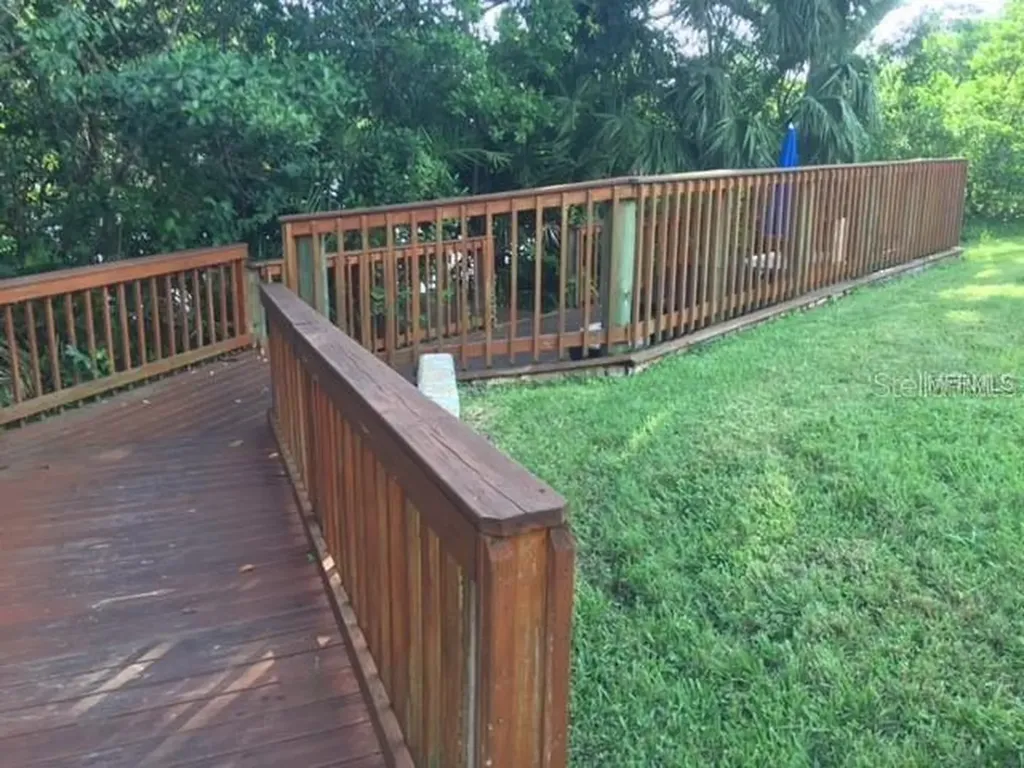 850 S Tamiami Trail Sarasota FL 34236