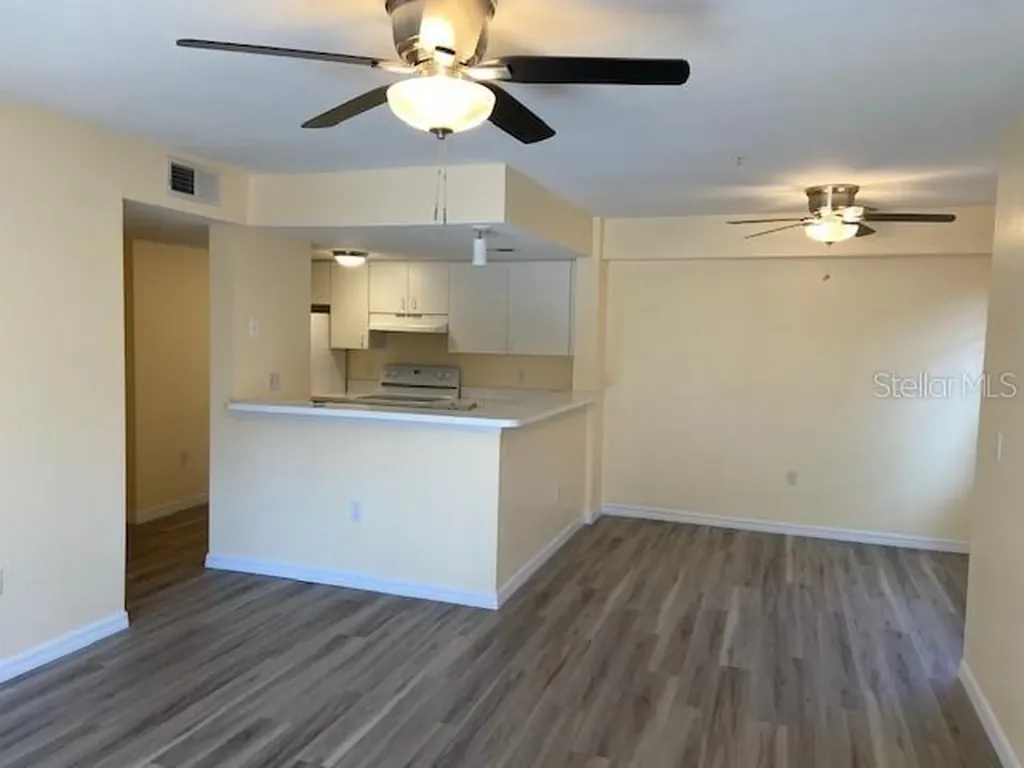 850 S Tamiami Trail Sarasota FL 34236