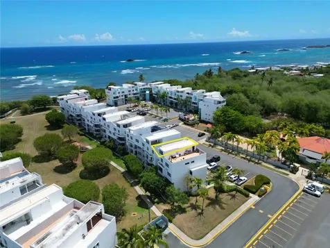 Carr 686 Chalets De La Playa Vega Baja PR 00693