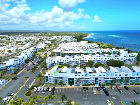 Carr 686 Chalets De La Playa Vega Baja PR 00693