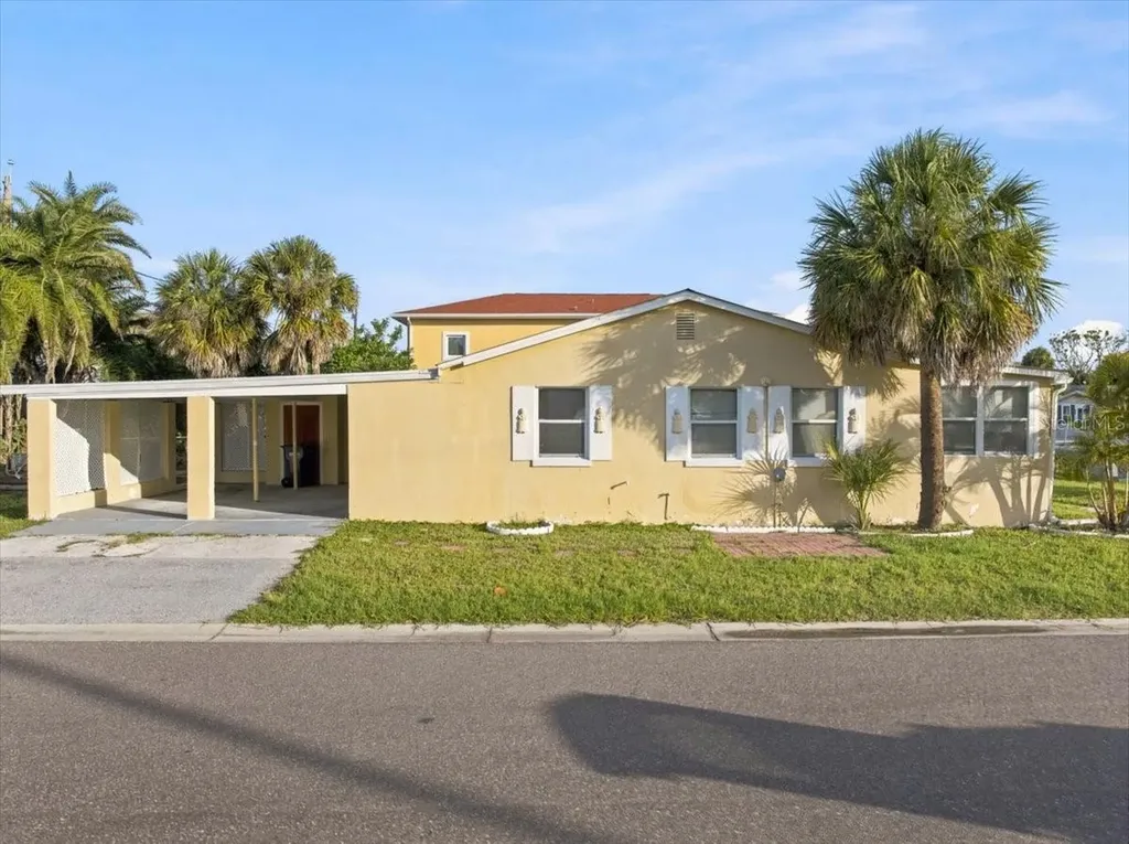 13104 4th Street E Madeira Beach FL 33708