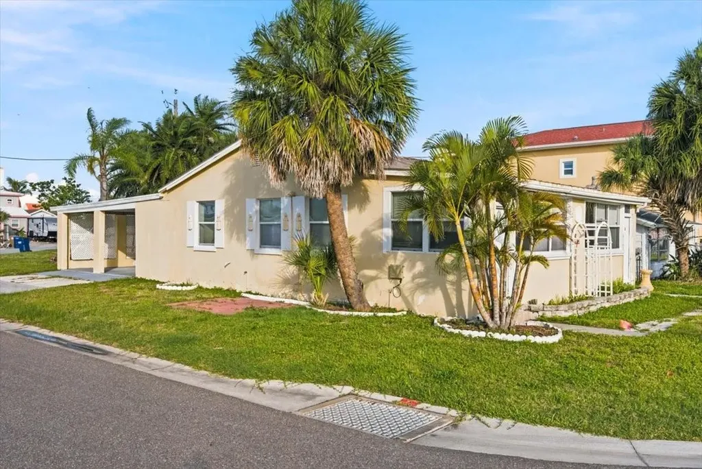 13104 4th Street E Madeira Beach FL 33708