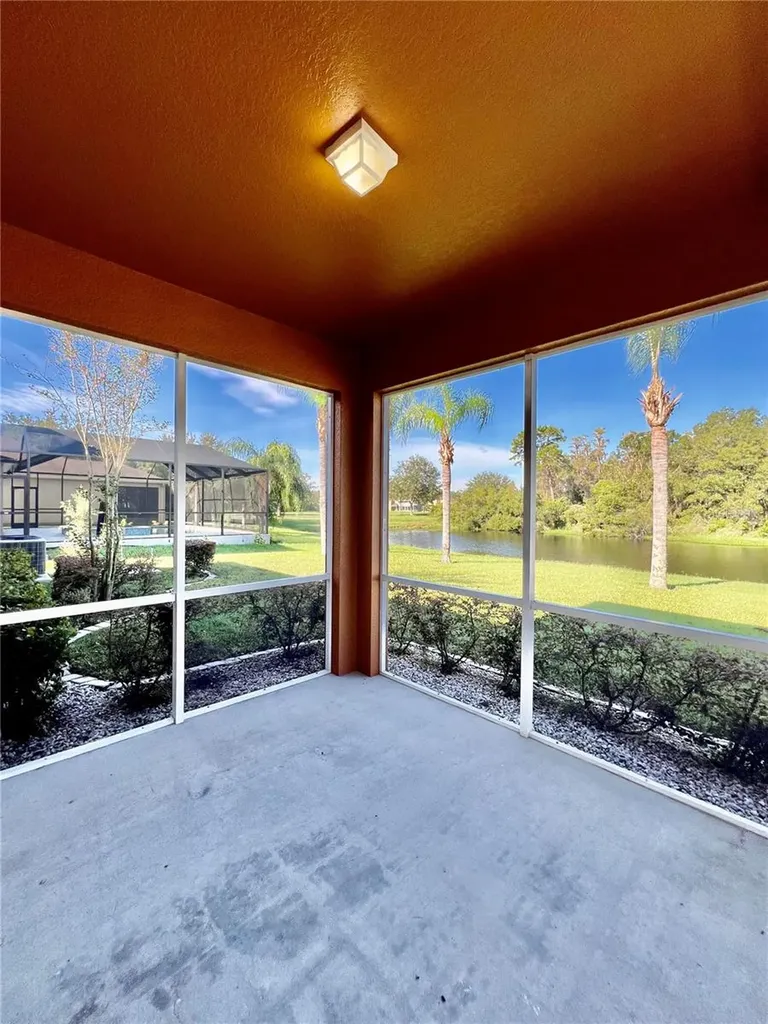 9606 Oak Glade Avenue Tampa FL 33647