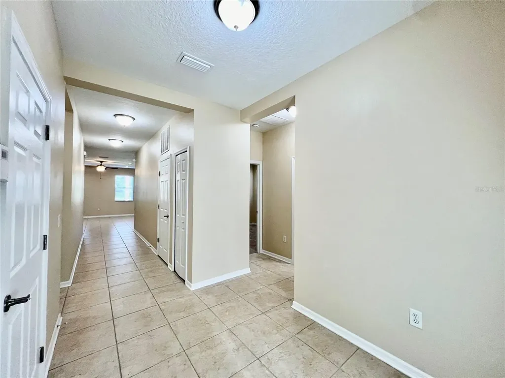 9606 Oak Glade Avenue Tampa FL 33647