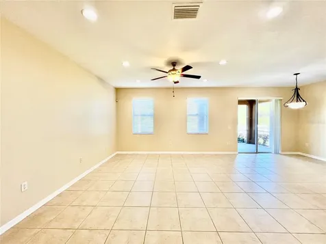 9606 Oak Glade Avenue Tampa FL 33647