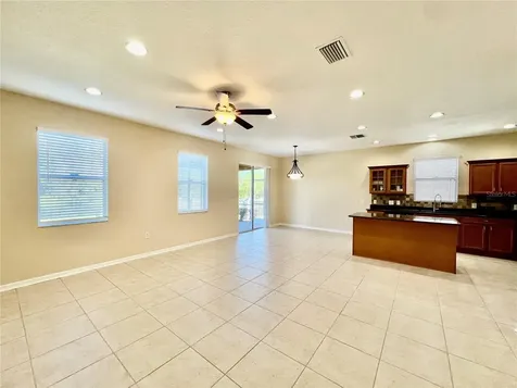 9606 Oak Glade Avenue Tampa FL 33647