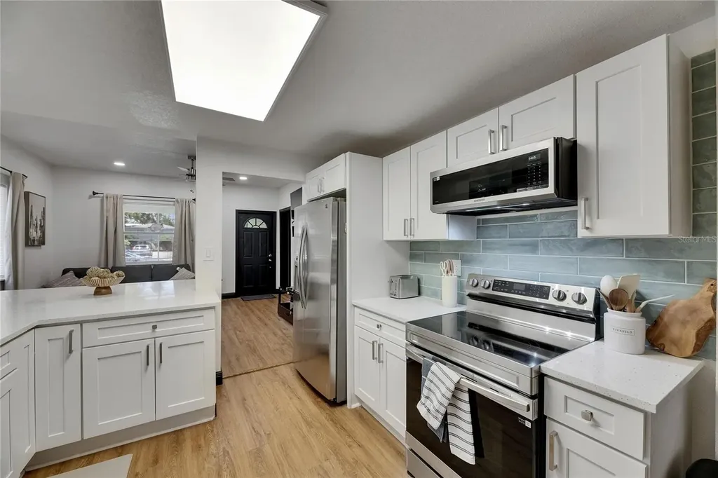1009 E Columbus Drive Tampa FL 33605