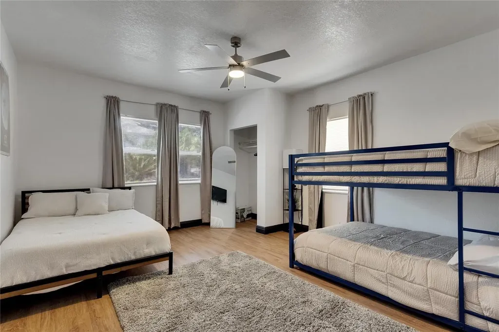 1009 E Columbus Drive Tampa FL 33605