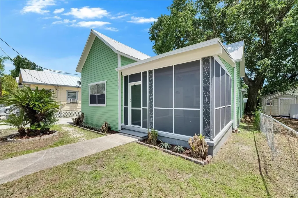 1009 E Columbus Drive Tampa FL 33605