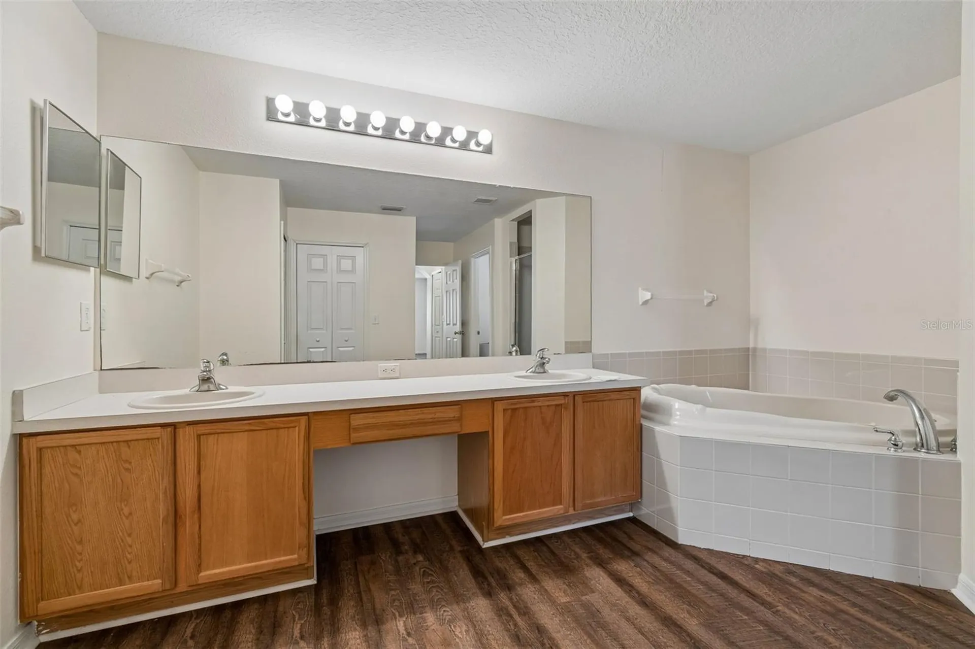 3307 Pine Top Drive Valrico FL 33594