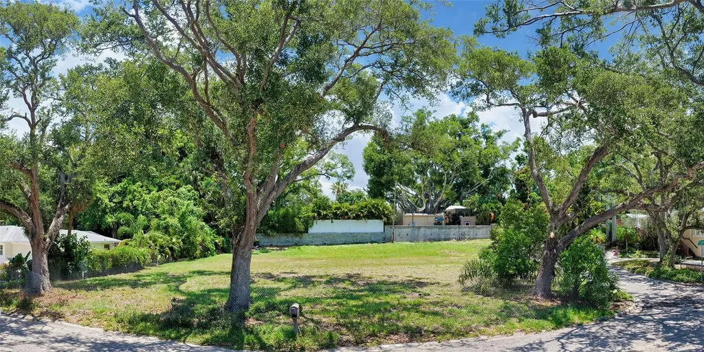 2155 Oriole Drive Sarasota FL 34239