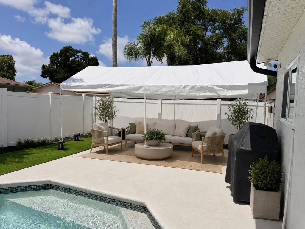 9554 86th Avenue Seminole FL 33777