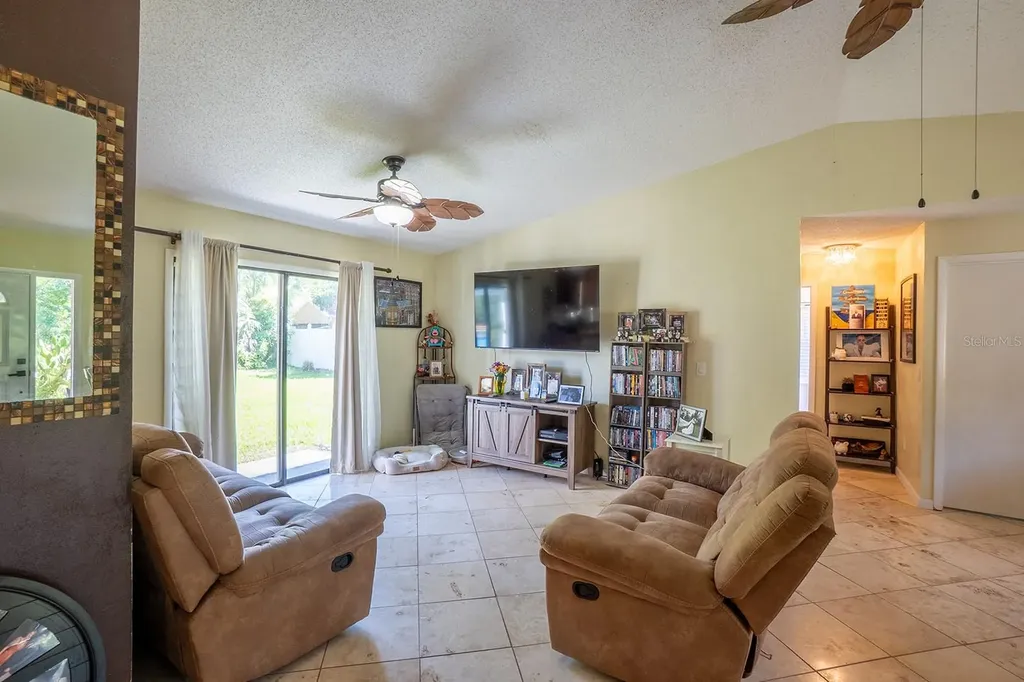 25 Ethan Allen Drive Palm Coast FL 32164