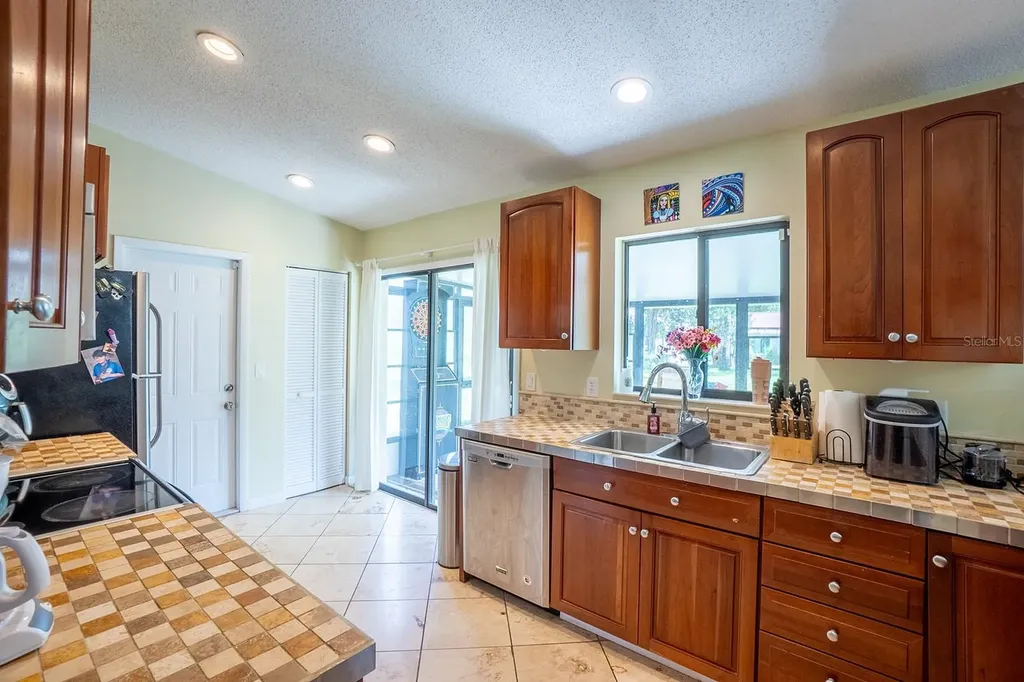 25 Ethan Allen Drive Palm Coast FL 32164