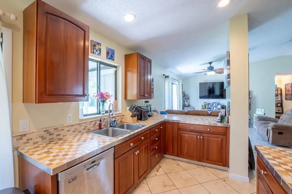 25 Ethan Allen Drive Palm Coast FL 32164