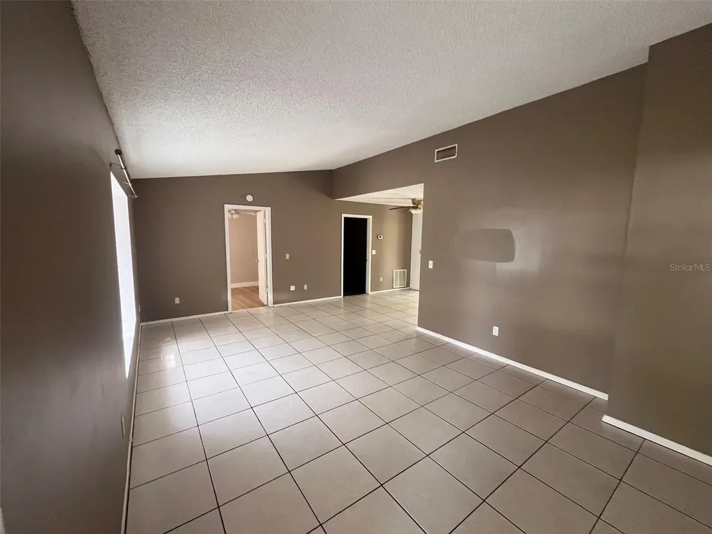 214 Bluefield Avenue Deltona FL 32738