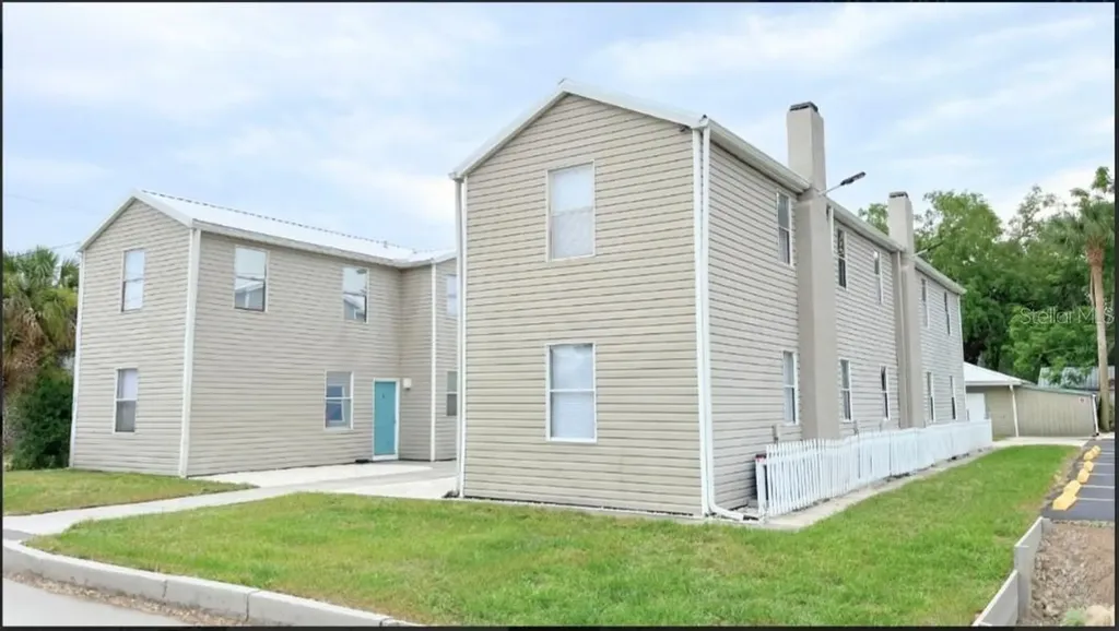 321 W Ianthe Street Tavares FL 32778