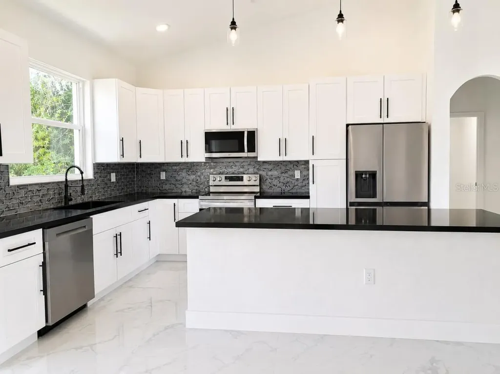 3476 SE Highway 484 Belleview FL 34420