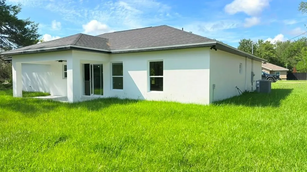 17 Malauka Run Drive Ocklawaha FL 32179