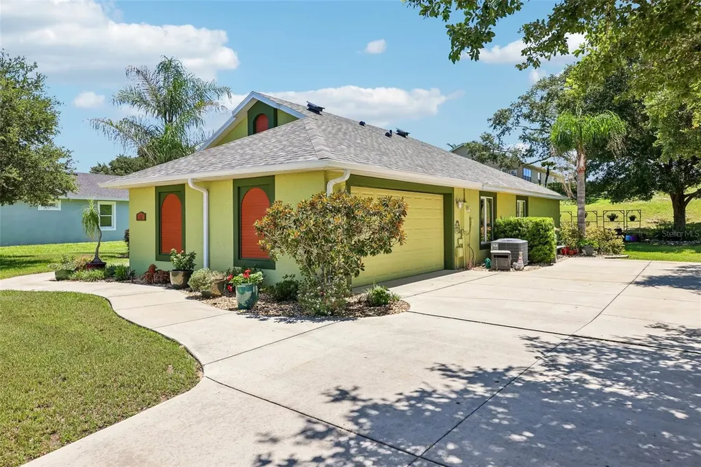 76 Fairway Circle Umatilla FL 32784