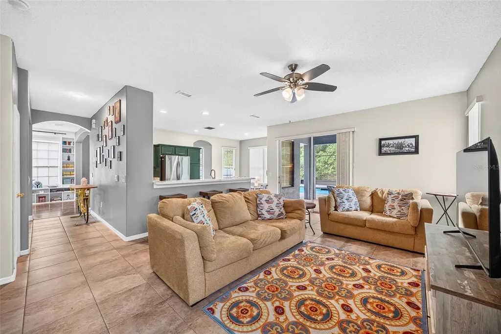2232 Windcrest Lake Circle Orlando FL 32824