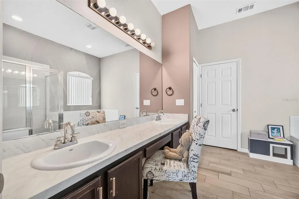 2232 Windcrest Lake Circle Orlando FL 32824