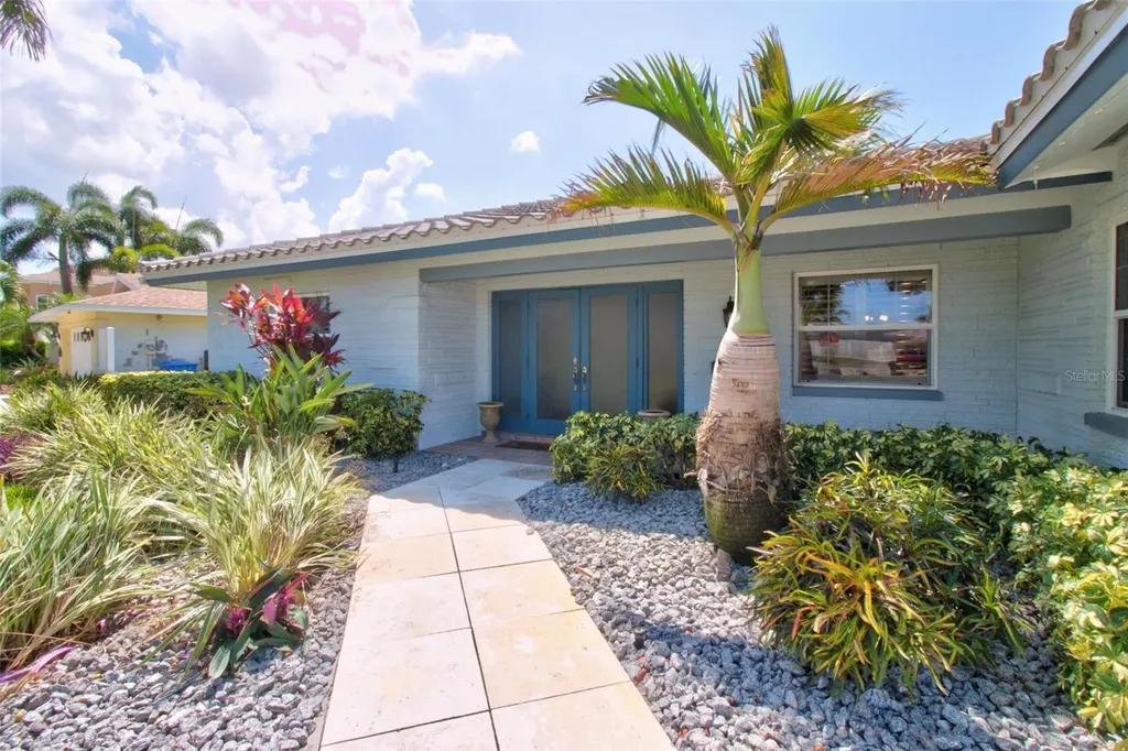 8094 12th Avenue S St Petersburg FL 33707