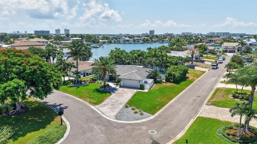 8094 12th Avenue S St Petersburg FL 33707