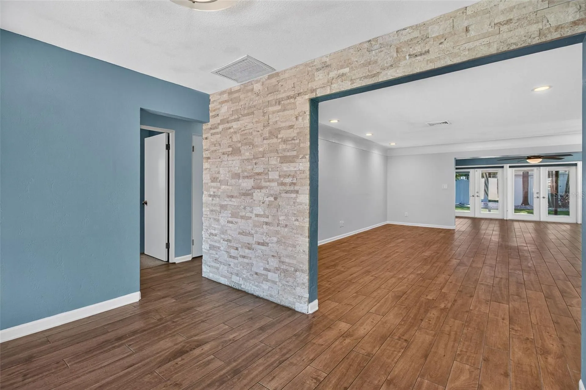 8094 12th Avenue S St Petersburg FL 33707