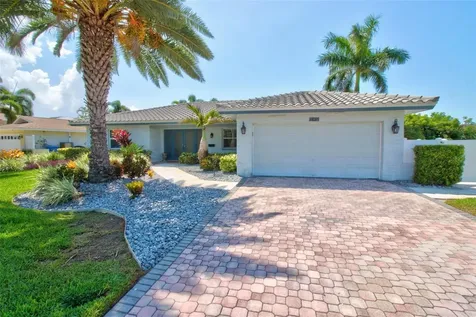 8094 12th Avenue S St Petersburg FL 33707