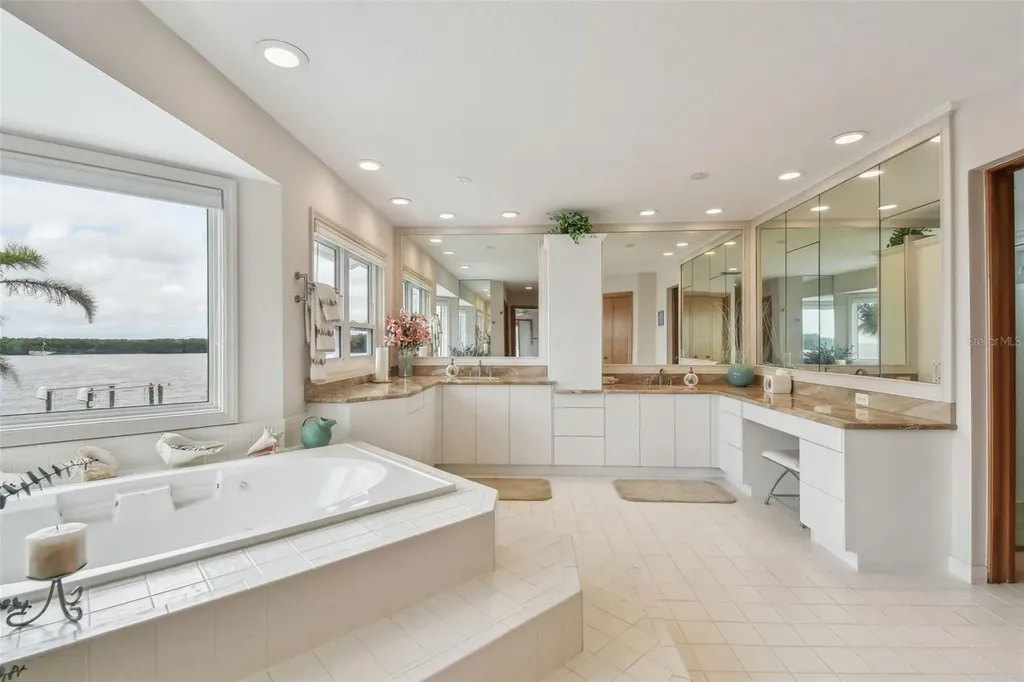 119 Carlyle Circle Palm Harbor FL 34683