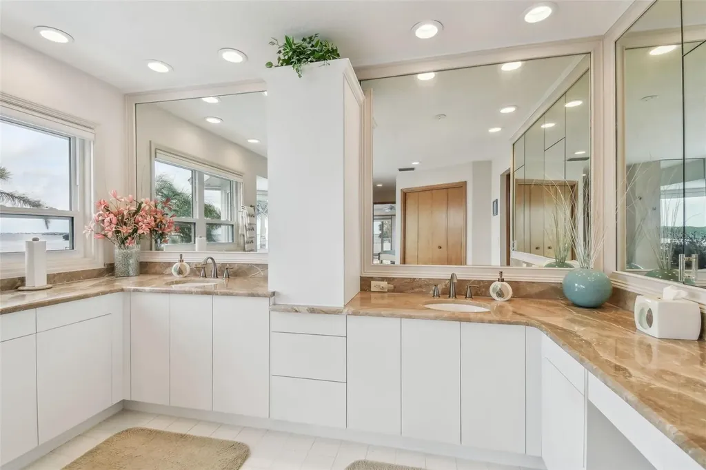 119 Carlyle Circle Palm Harbor FL 34683
