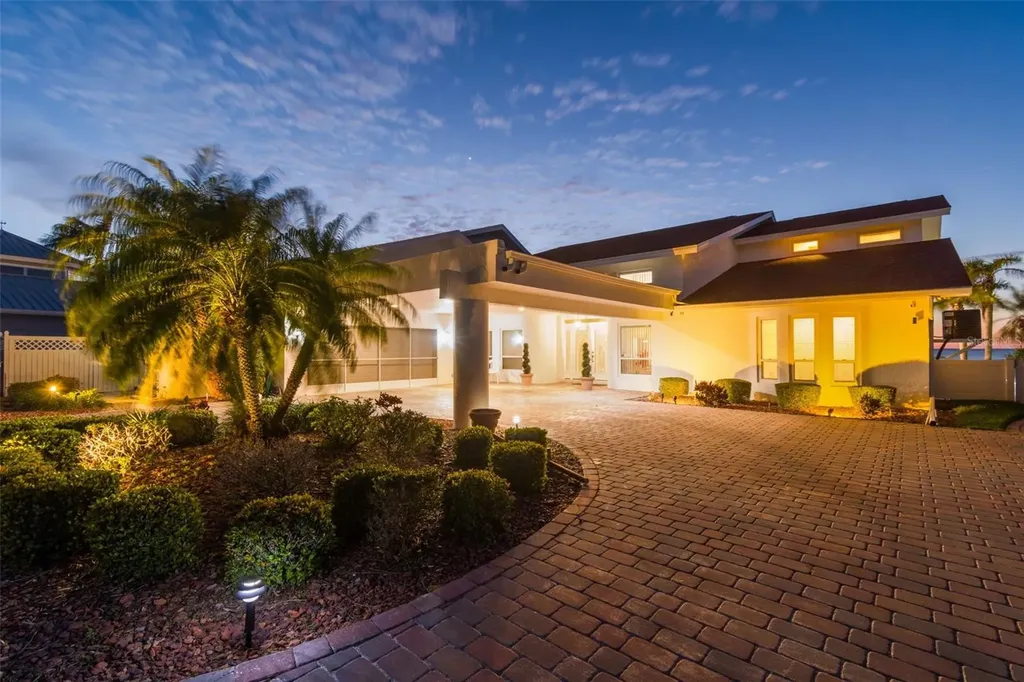 119 Carlyle Circle Palm Harbor FL 34683