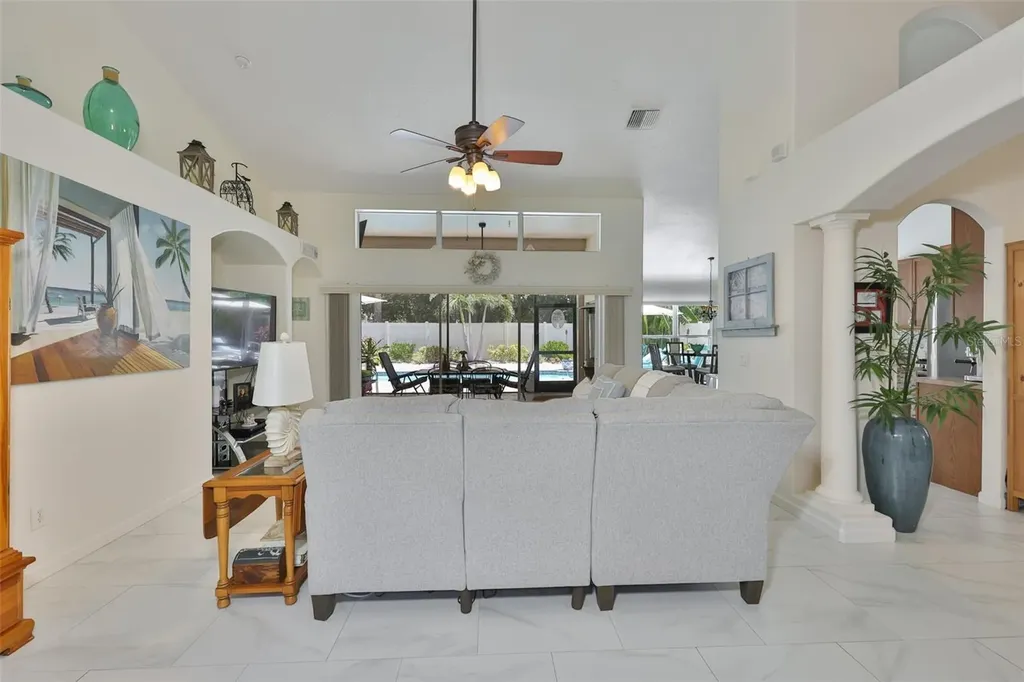 7613 Nottinghill Sky Drive Apollo Beach FL 33572