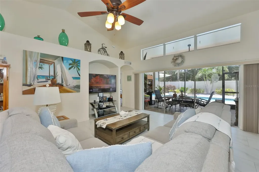 7613 Nottinghill Sky Drive Apollo Beach FL 33572