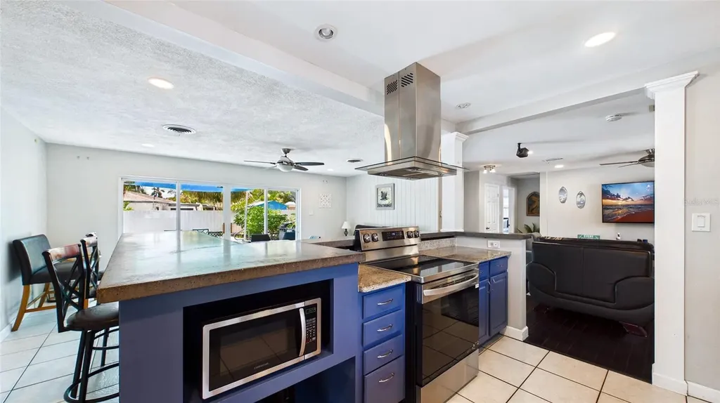 6400 Pelican Drive S St Petersburg FL 33707