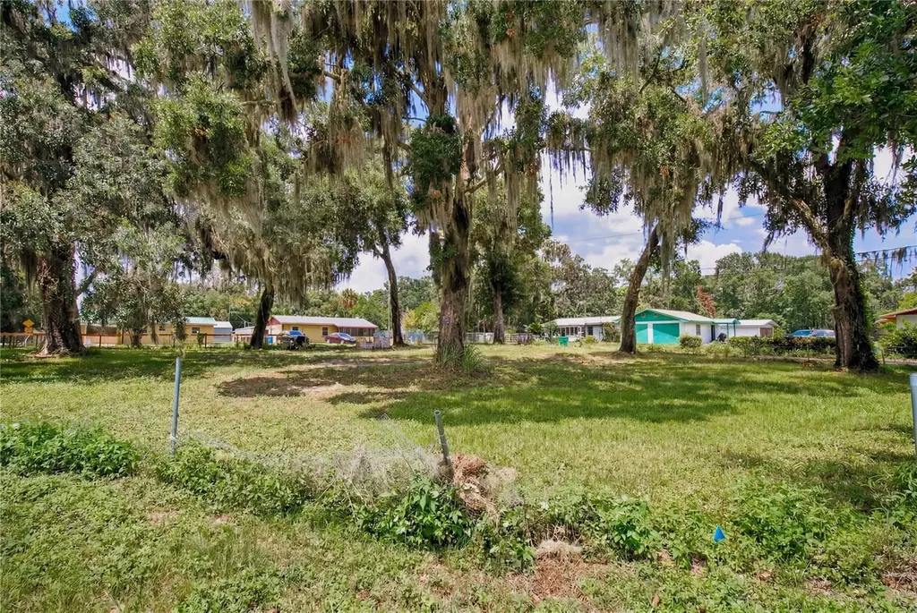 720 Huntington Road Crescent City FL 32112