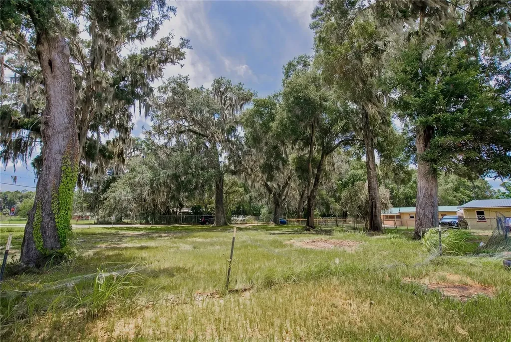 720 Huntington Road Crescent City FL 32112